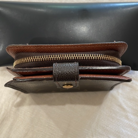 LV Monogram Compact Zippe Zipped Wallet - Picture 2 of 11